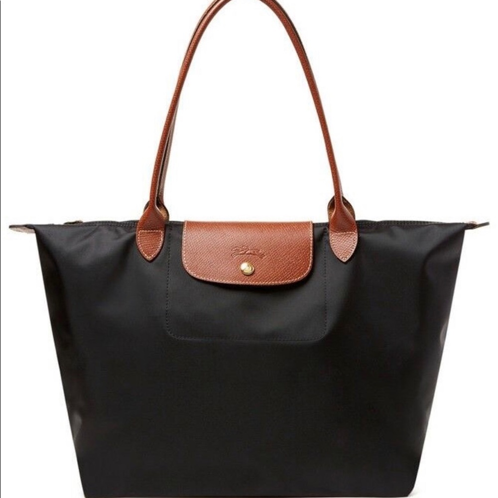 Black longchamp purse